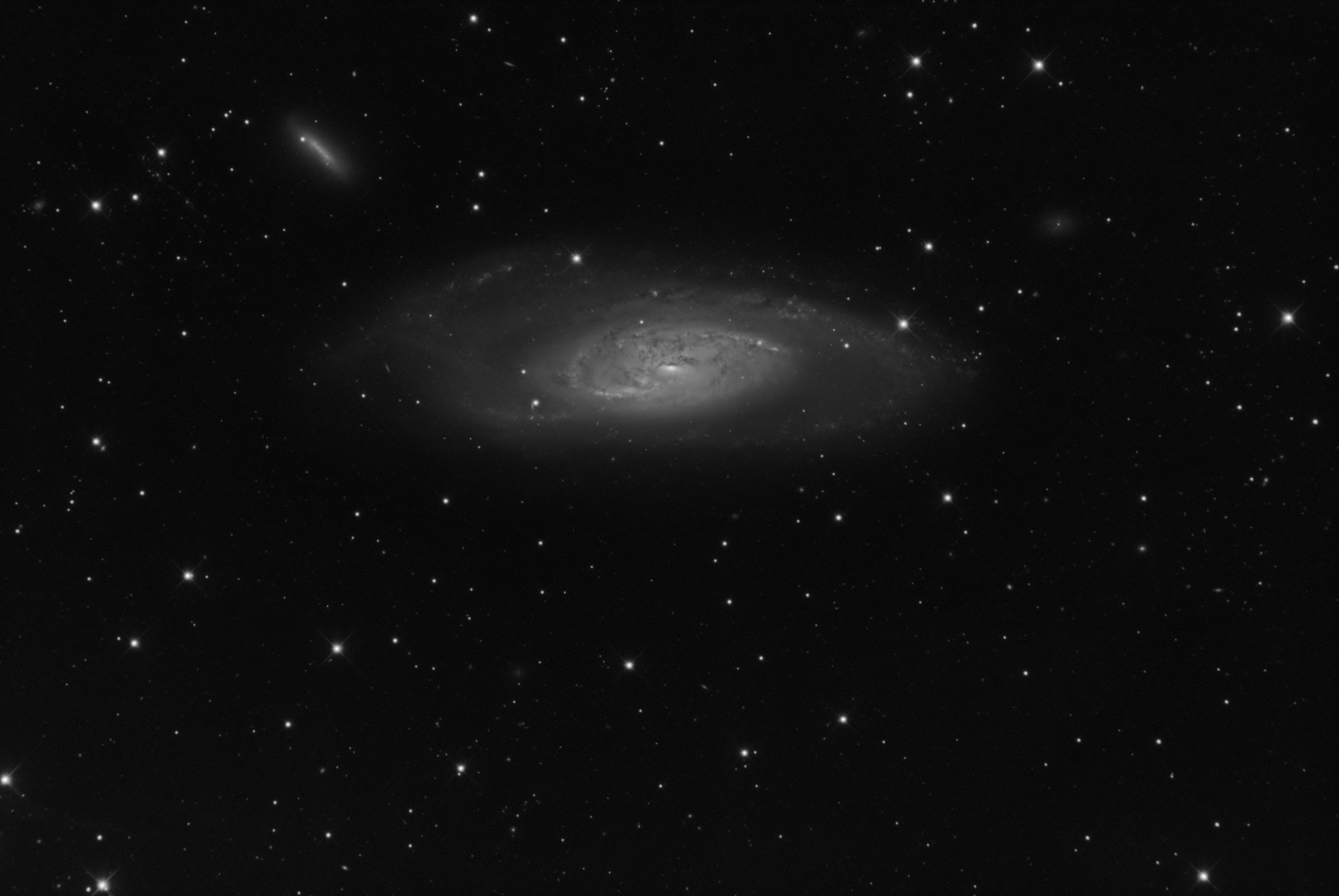 M106/NGC4528